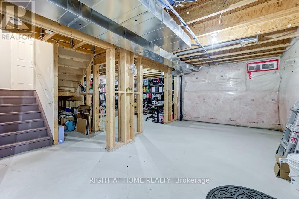 829 Miller Park Avenue, Bradford West Gwillimbury, Ontario  L3Z 0L7 - Photo 32 - N12179909