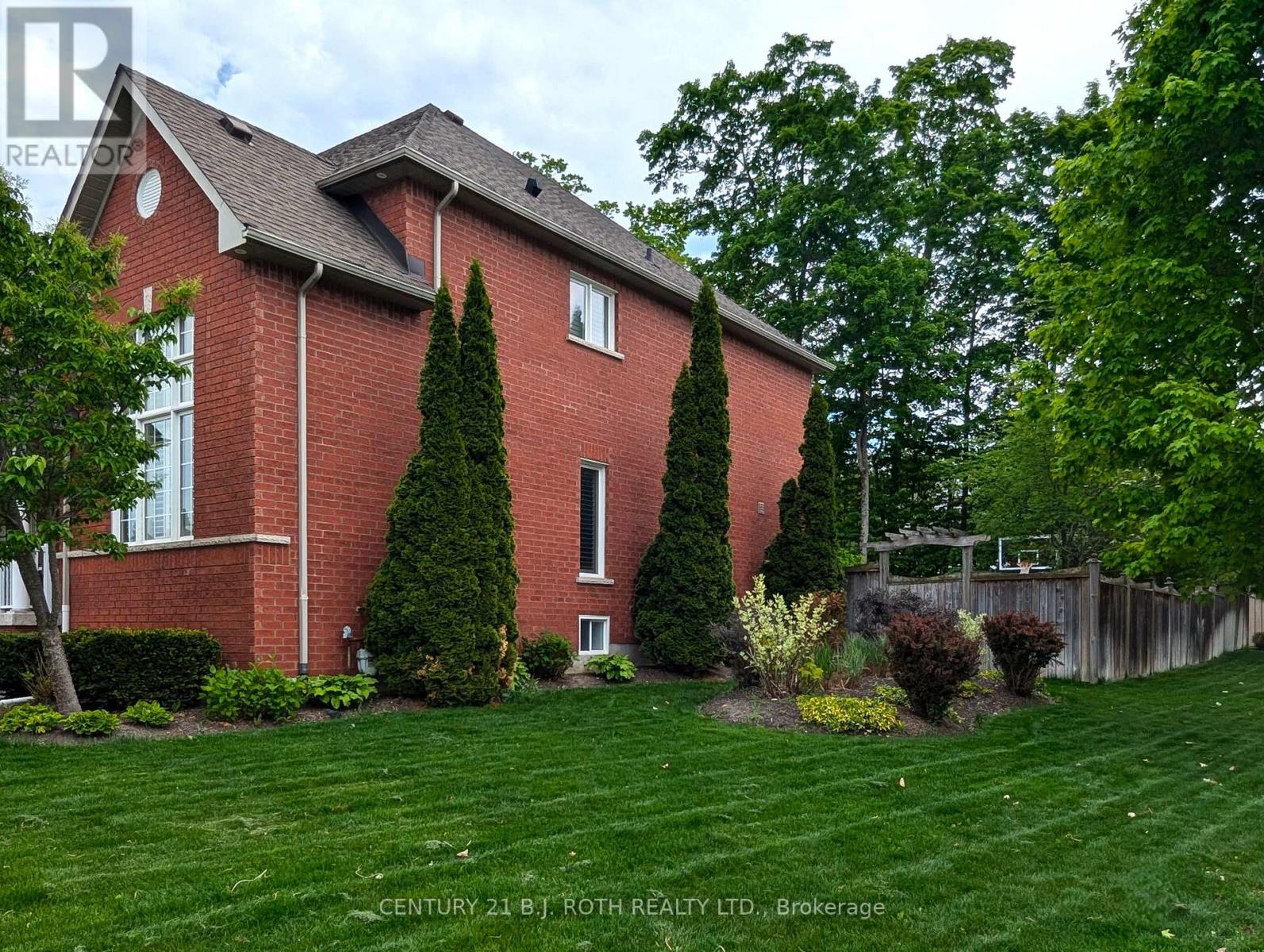 38 Camelot Square, Barrie, Ontario  L4M 0C3 - Photo 39 - S12179922
