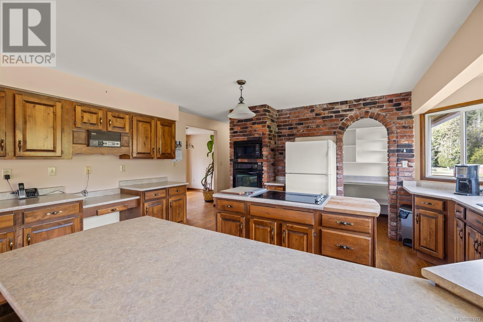 Property at 561 Boblaw Pl image 3