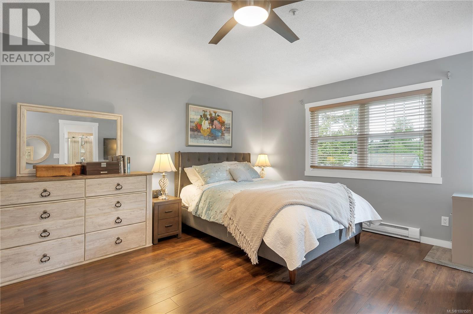 Property at 403 McPhedran Rd S image 4