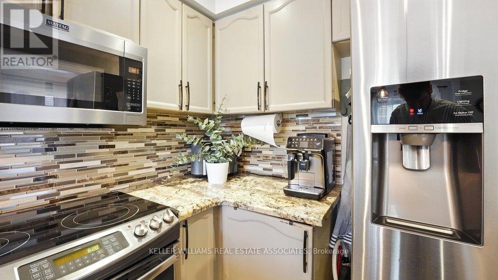 599 Ashprior Avenue, Mississauga, Ontario  L5R 3N3 - Photo 10 - W12179910