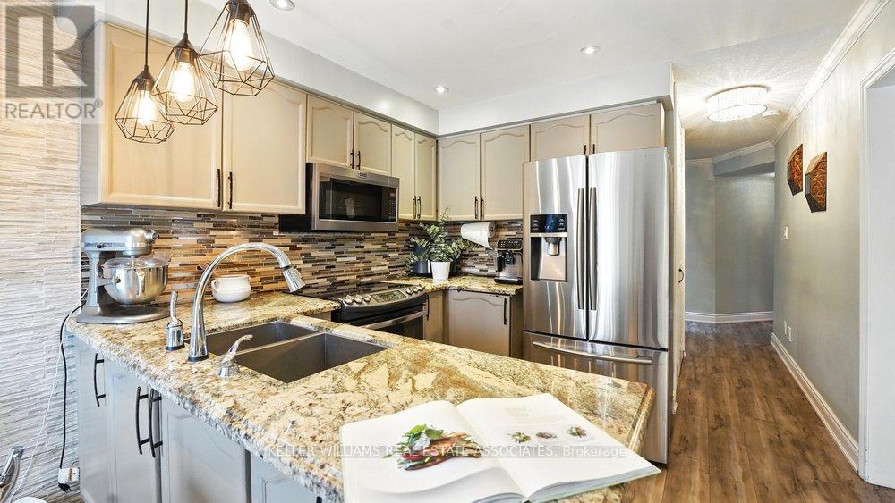 599 Ashprior Avenue, Mississauga, Ontario  L5R 3N3 - Photo 11 - W12179910