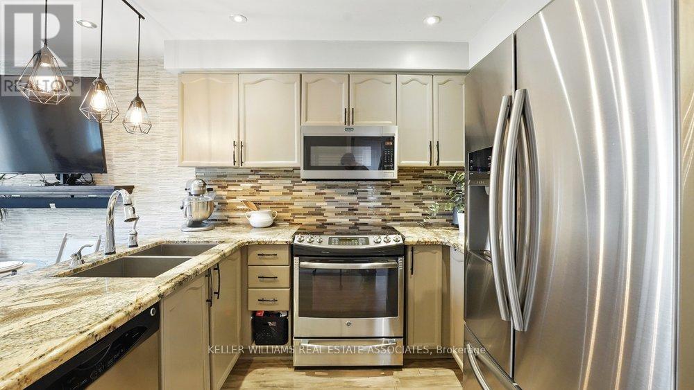 599 Ashprior Avenue, Mississauga, Ontario  L5R 3N3 - Photo 12 - W12179910