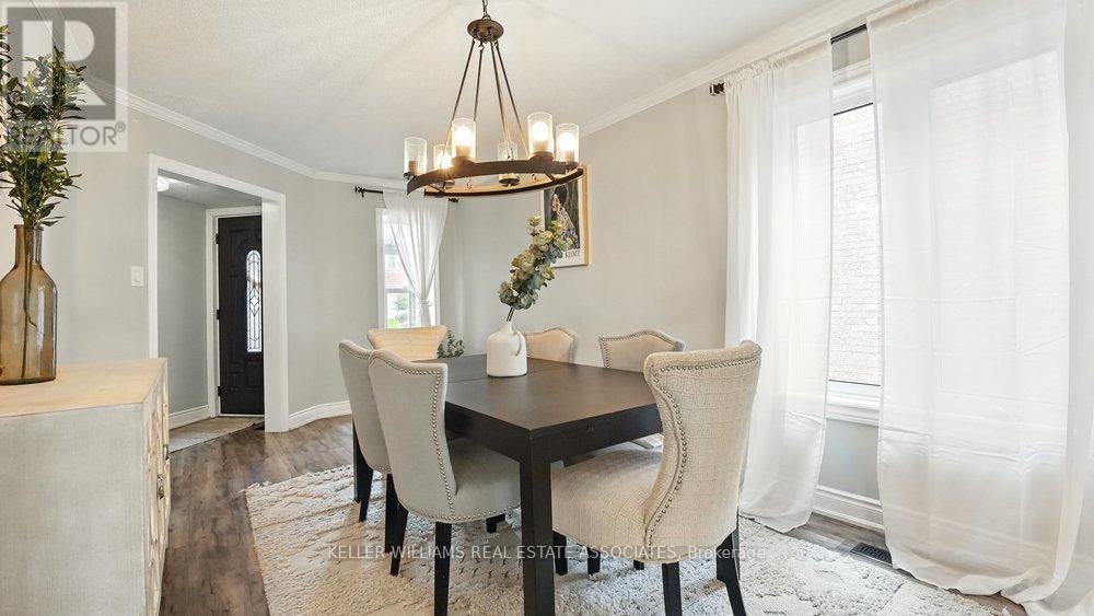 599 Ashprior Avenue, Mississauga, Ontario  L5R 3N3 - Photo 8 - W12179910