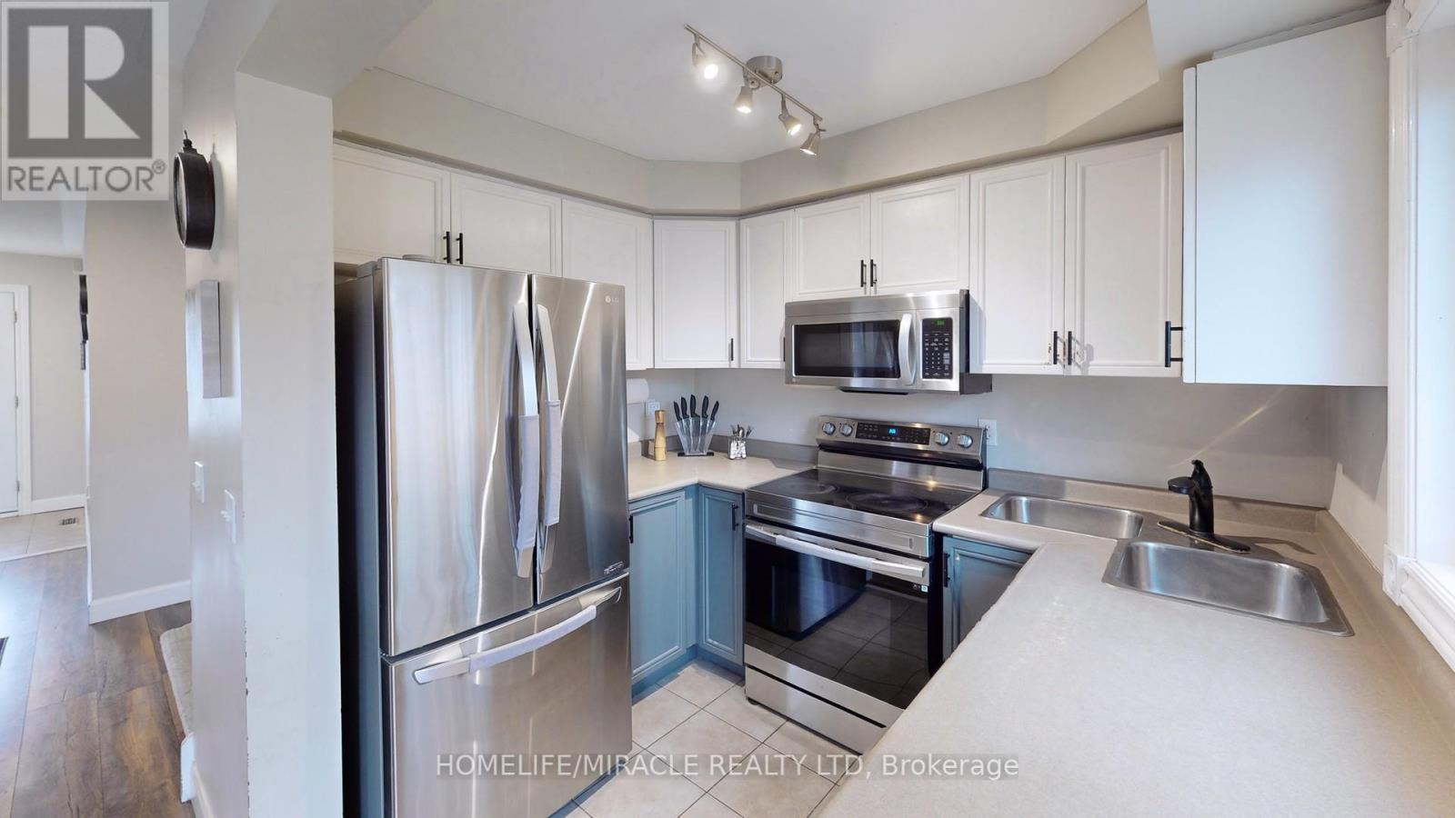 126 Mowat Crescent, Halton Hills (Georgetown), Ontario  L7G 6C8 - Photo 10 - W12179921