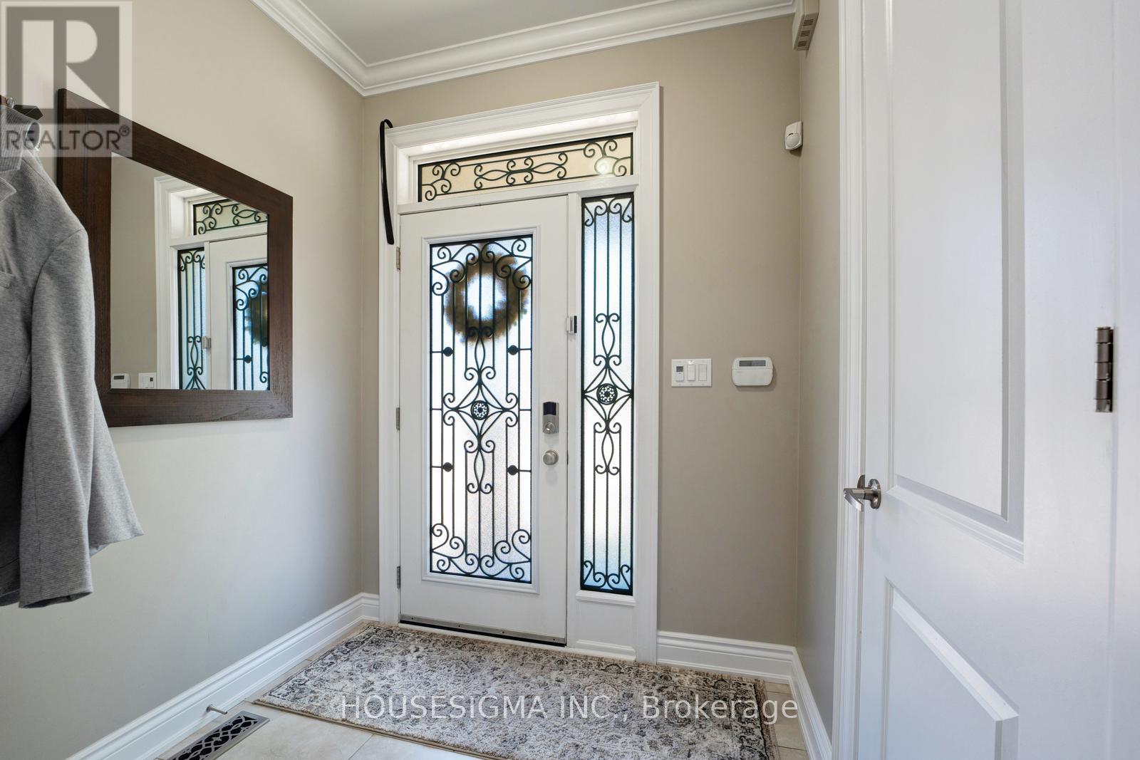 45 Seafair Crescent, Brampton, Ontario  L6Y 5W3 - Photo 4 - W12179923
