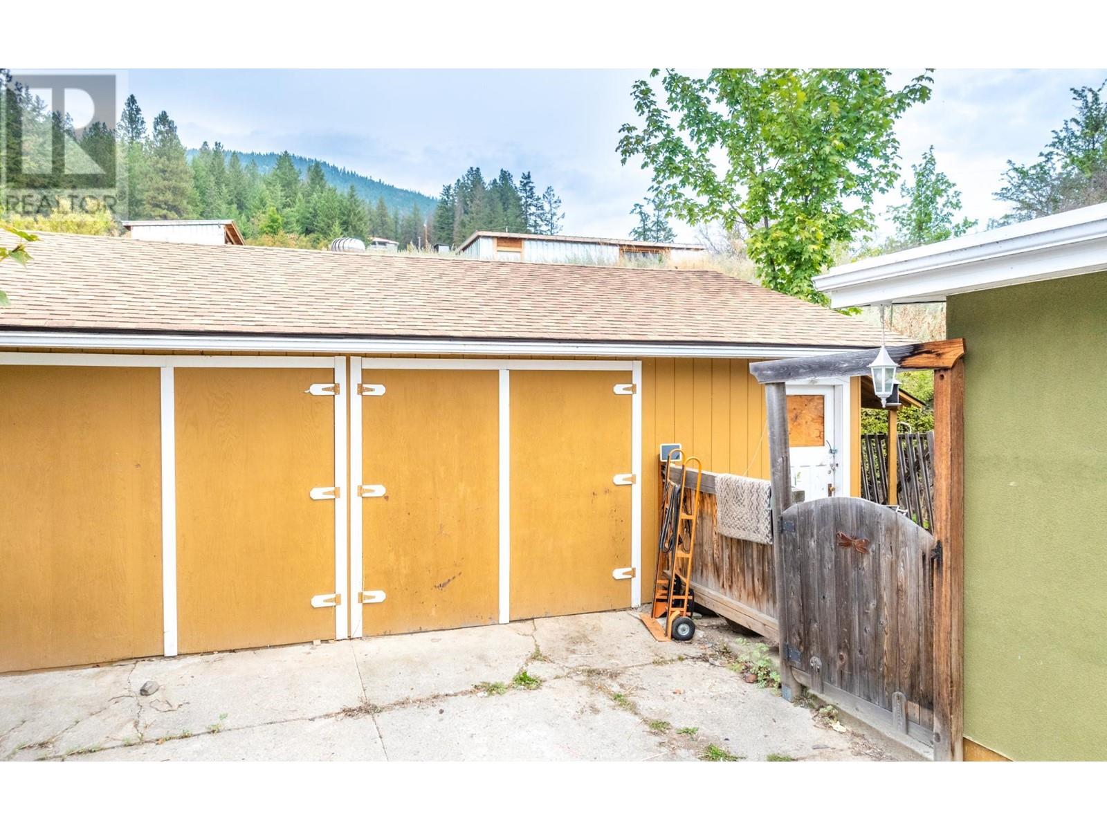 2816 3 Highway, Erickson, British Columbia  V0B 1G1 - Photo 21 - 2479576