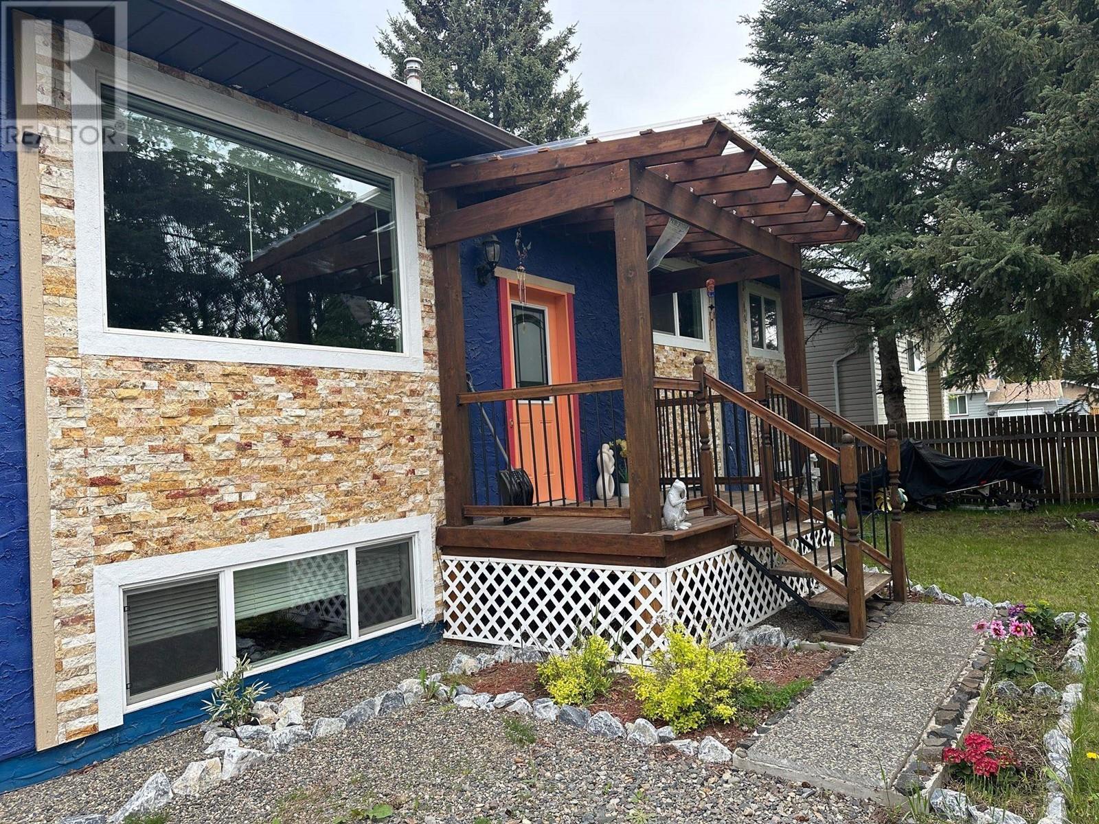 2887 E Victoria Street, Vanderhoof, British Columbia  V0J 3A0 - Photo 2 - R3008181