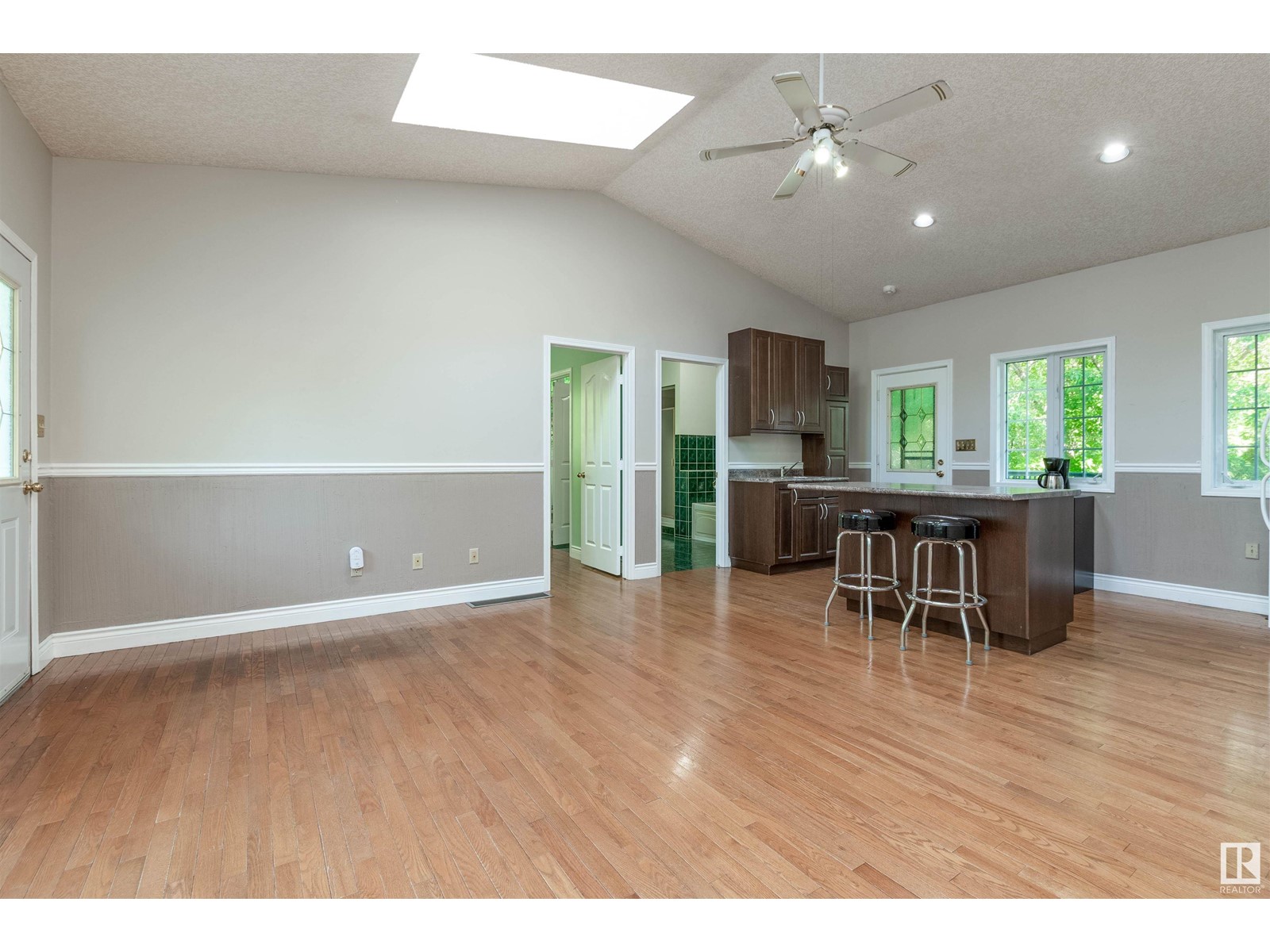 Property at #253 52310 RGE ROAD 232 image 5