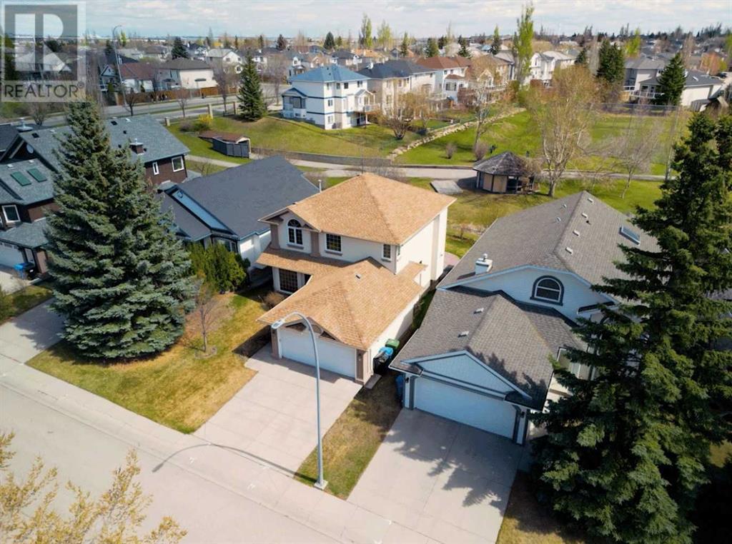 Property at 161 Douglasview Rise SE image 2