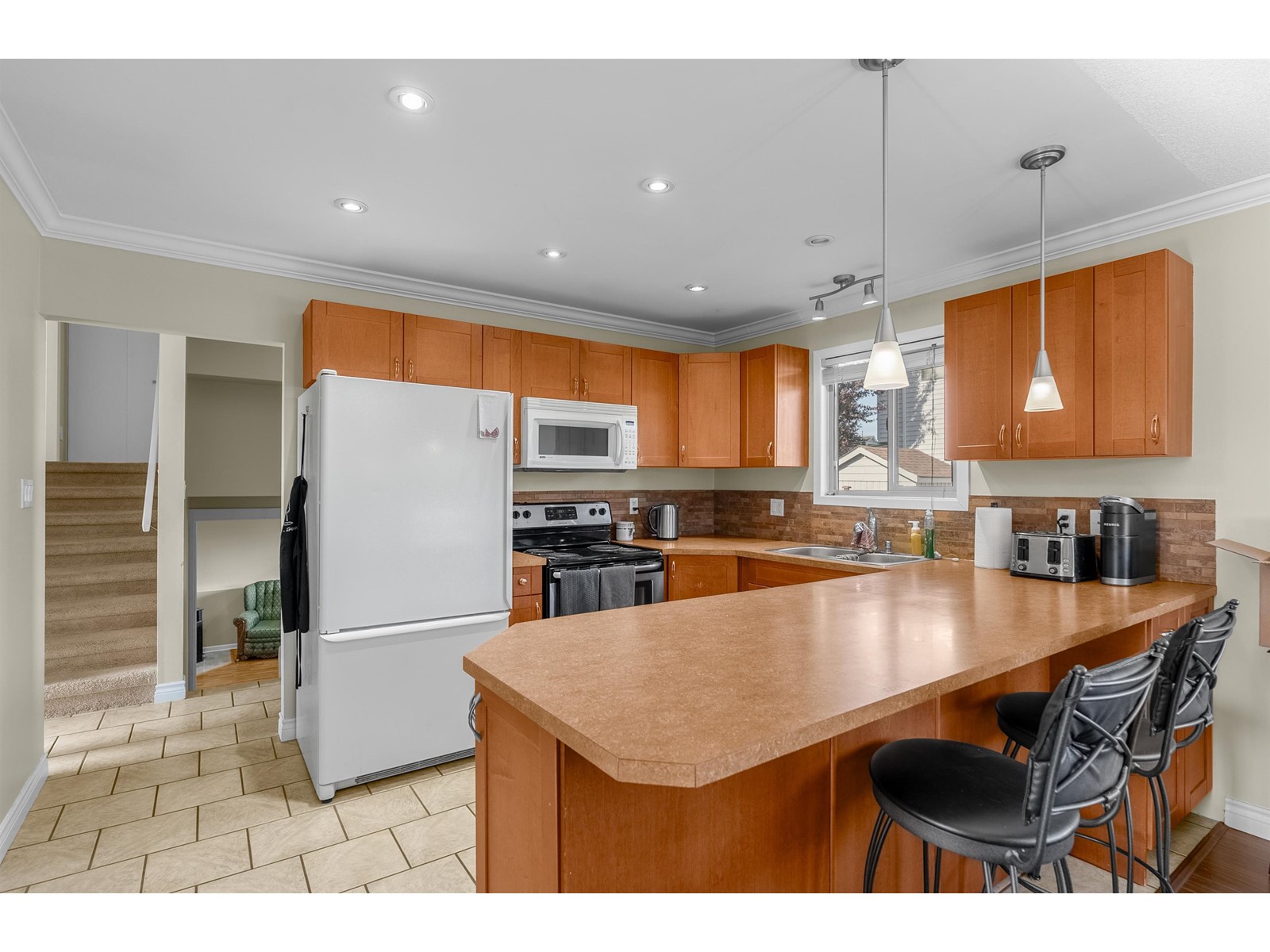 46187 Christina Drive, Sardis East Vedder, Chilliwack, British Columbia  V2R 2B6 - Photo 9 - R3008316