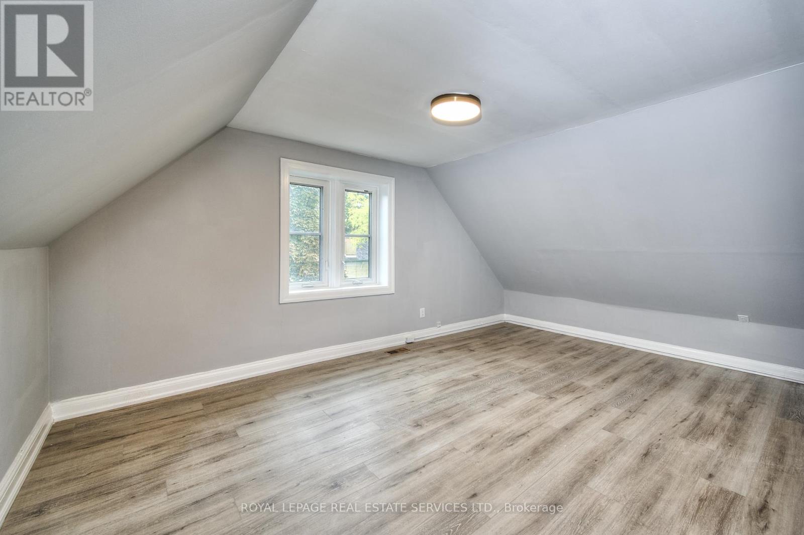 19 Clarence Place, Kitchener, Ontario  N2H 2L1 - Photo 26 - X12179948