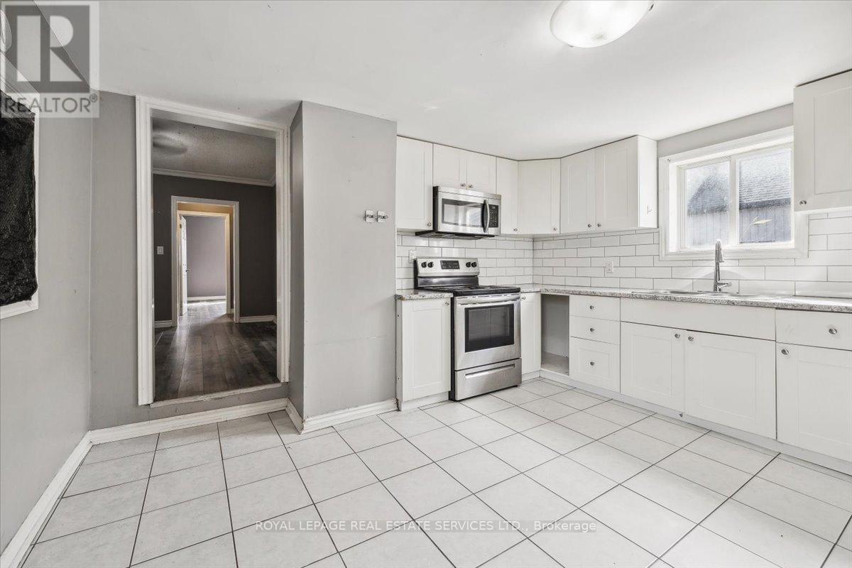 73 Vine Street S, St. Catharines, Ontario  L2R 3X9 - Photo 10 - X12179951