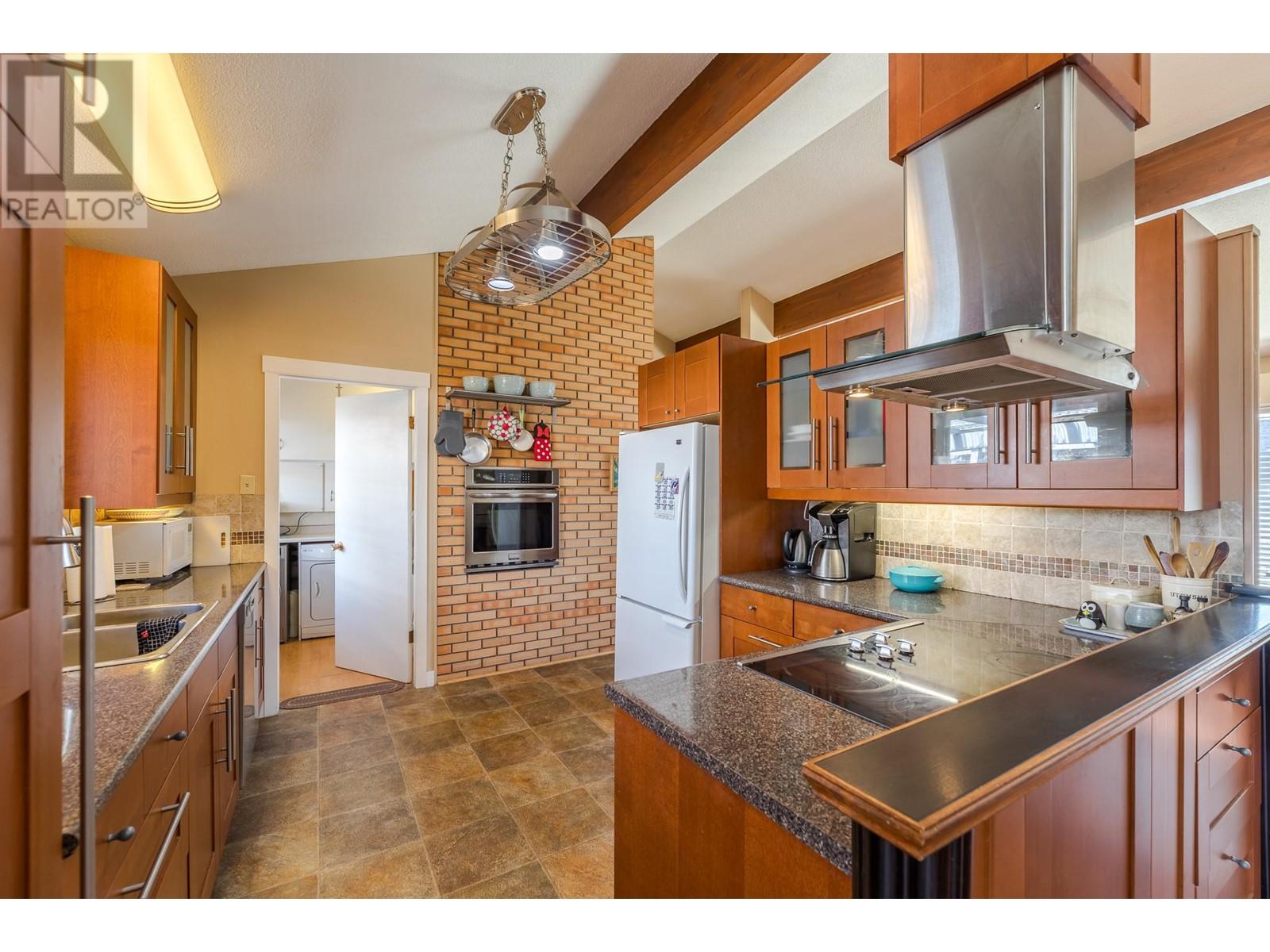 10114 PRAIRIE VALLEY Road, Summerland, BC V0H1Z0