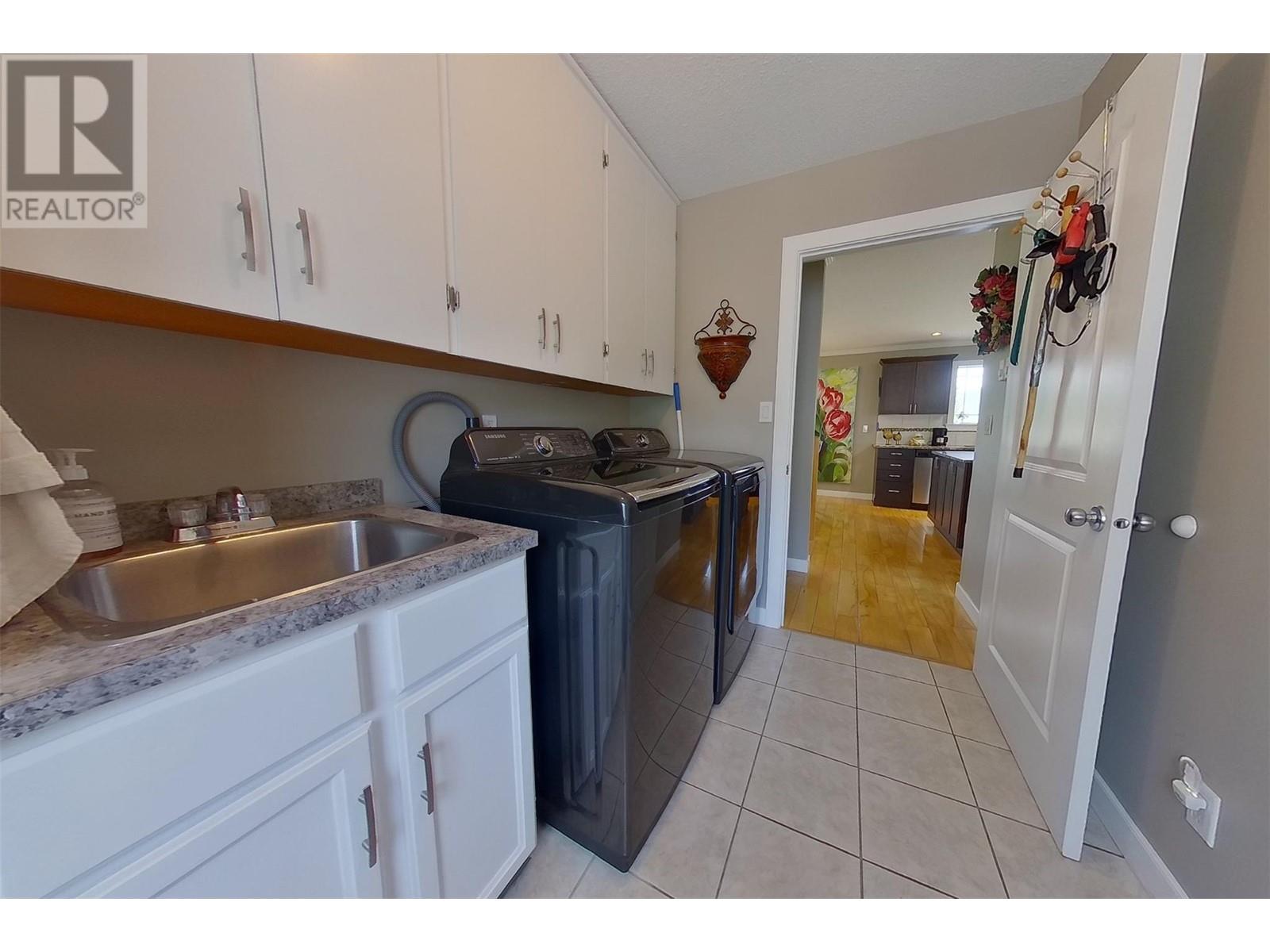 3765 Crestview Rd Road, Creston, British Columbia  V0B 1G2 - Photo 12 - 10349276