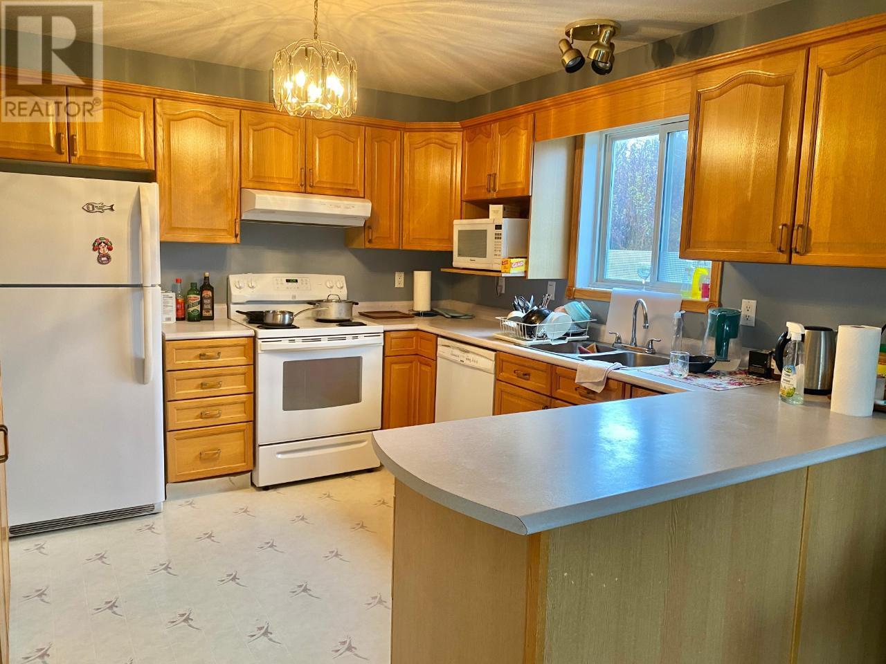 615 6th Avenue, Creston, British Columbia  V0B 1G3 - Photo 7 - 10336993