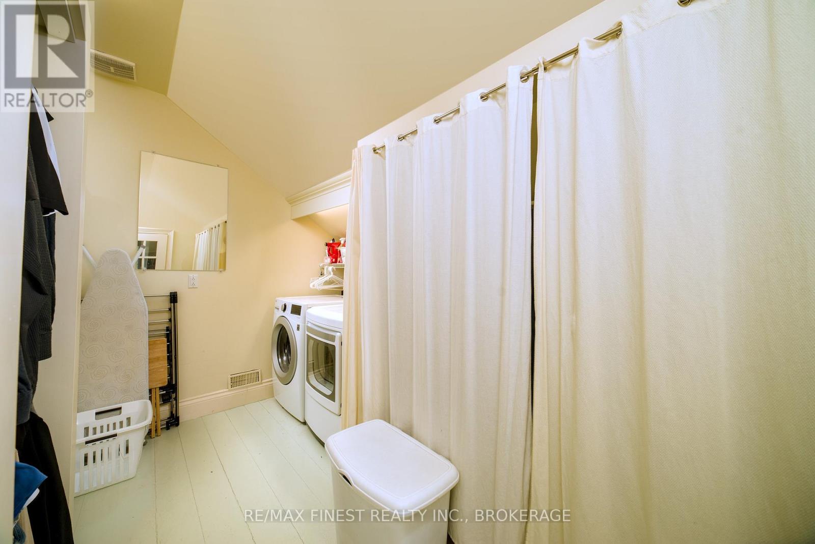 2750 Front Road, Frontenac Islands, Ontario  K0H 2S0 - Photo 21 - X12159508