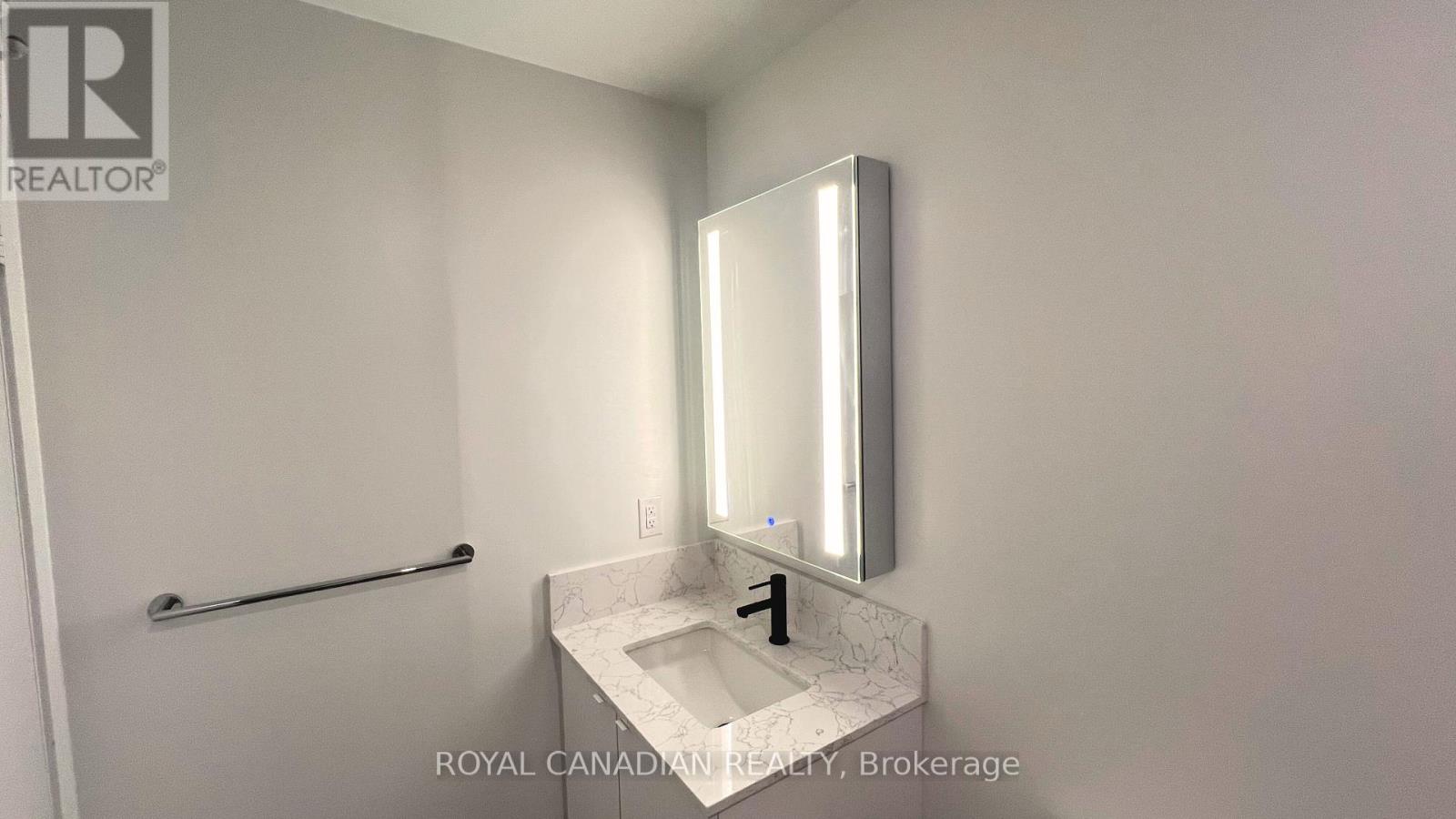 Ph8 - 270 Dufferin Street W, Toronto, Ontario  M6K 0H8 - Photo 10 - C12180024