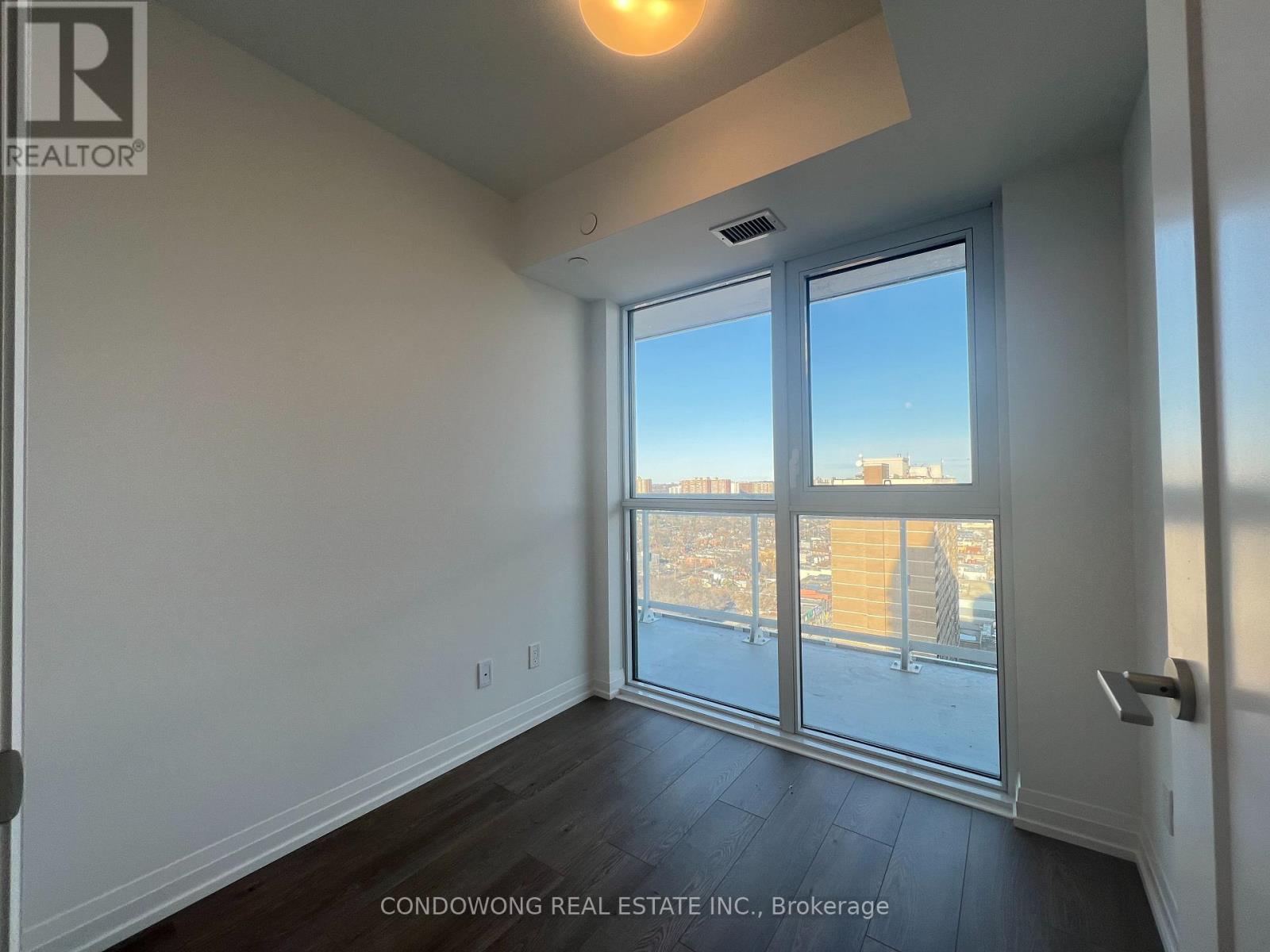2203 - 286 Main Street, Toronto, Ontario  M4C 0B3 - Photo 13 - E12180000
