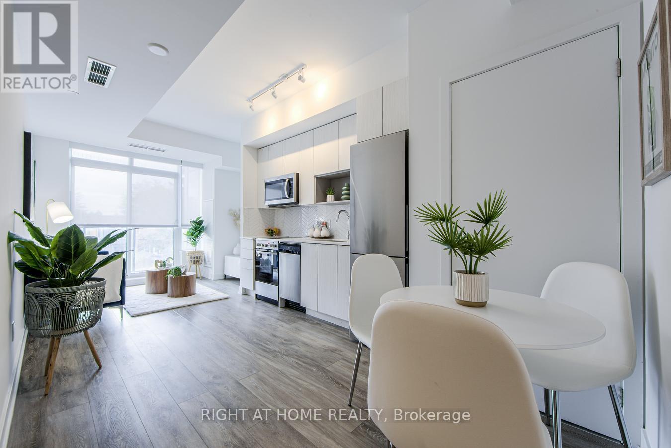 204 - 630 GREENWOOD AVENUE, Toronto, Ontario