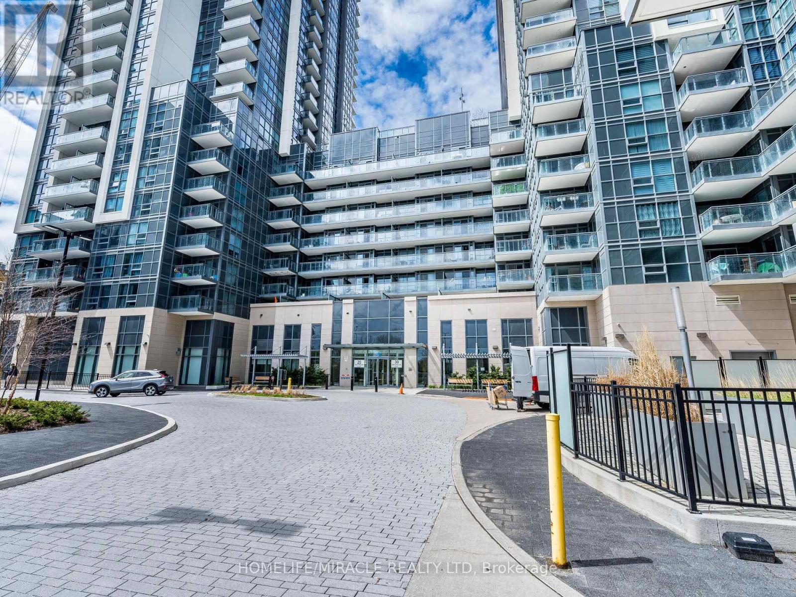 309 - 30 MEADOWGLEN PLACE, Toronto, Ontario
