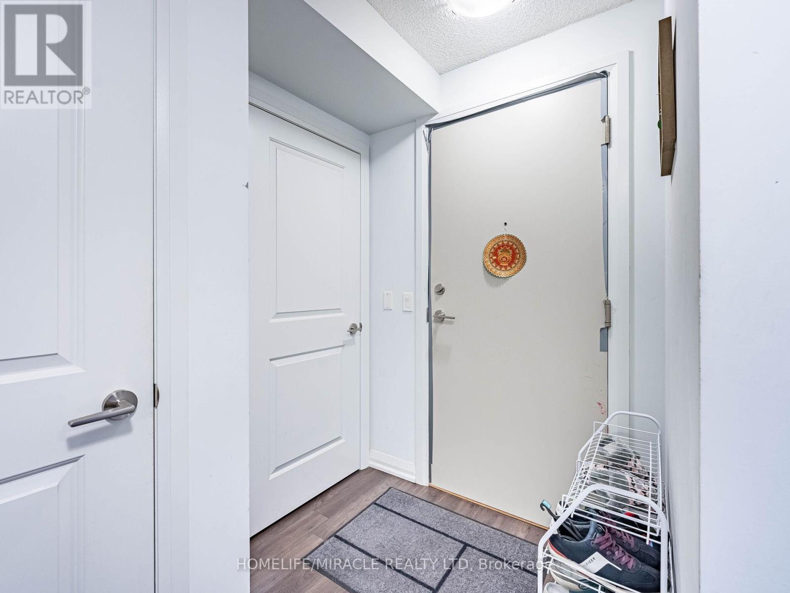 309 - 30 Meadowglen Place, Toronto, Ontario  M1G 0A6 - Photo 7 - E12180012