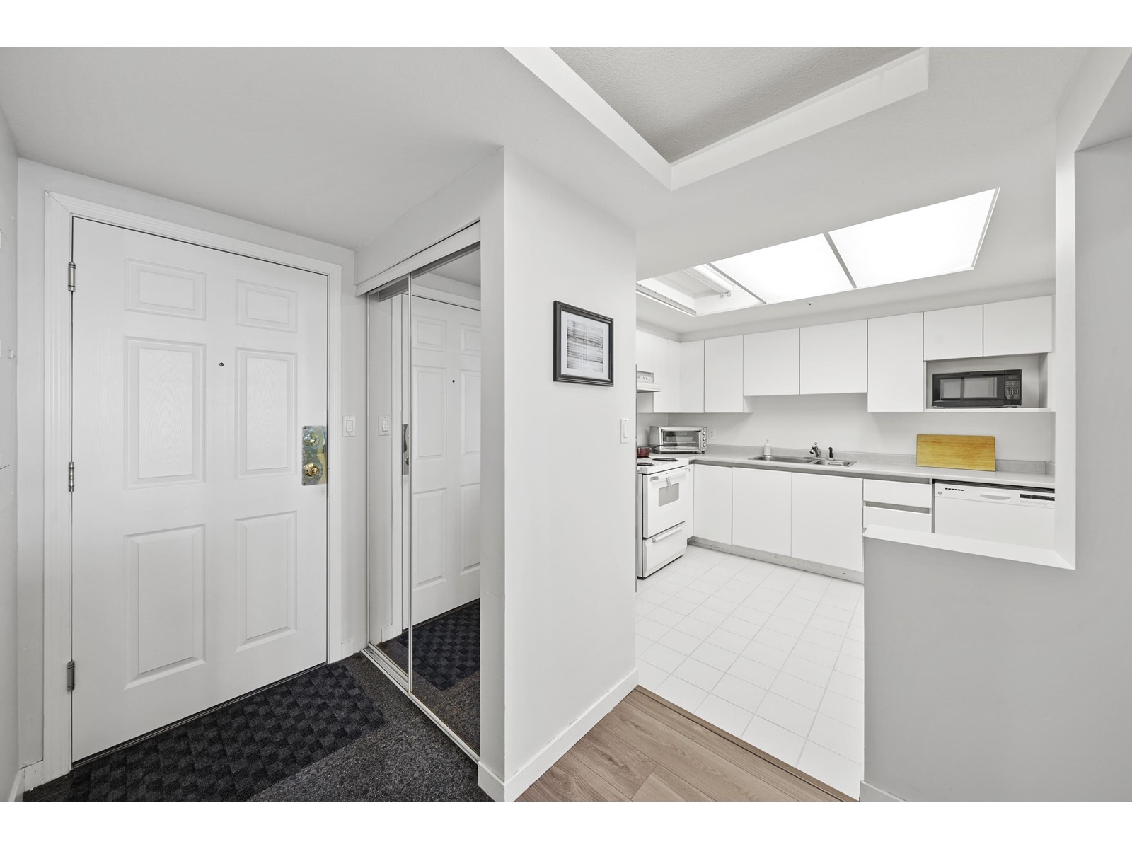 1104 13383 108 Avenue, Surrey, British Columbia  V3T 5T6 - Photo 5 - R3008532