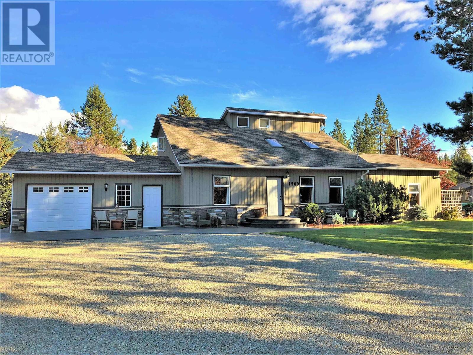 1500 ASH STREET, Valemount, British Columbia