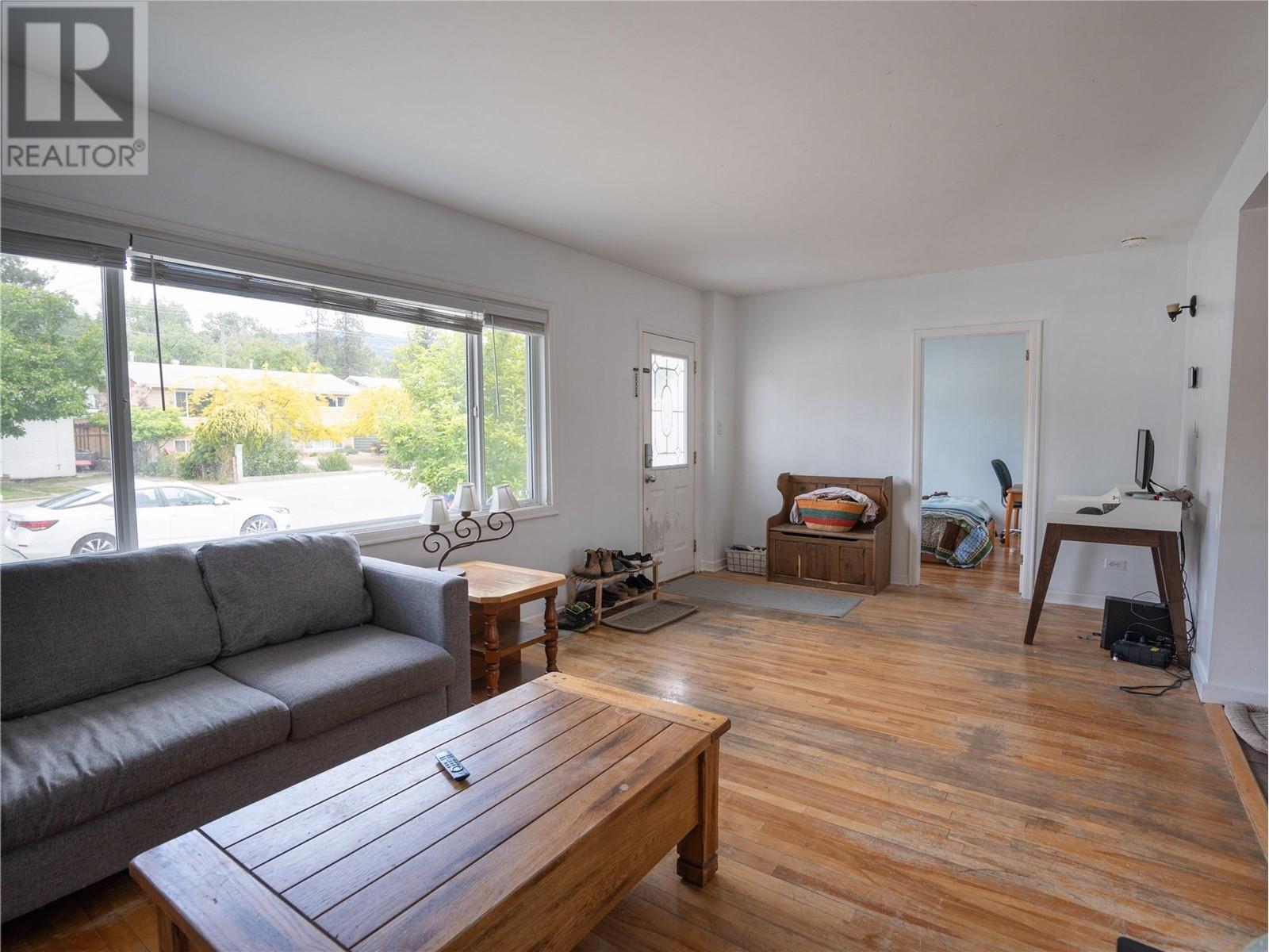 989 Kilwinning Street, Penticton, BC V2A4N8