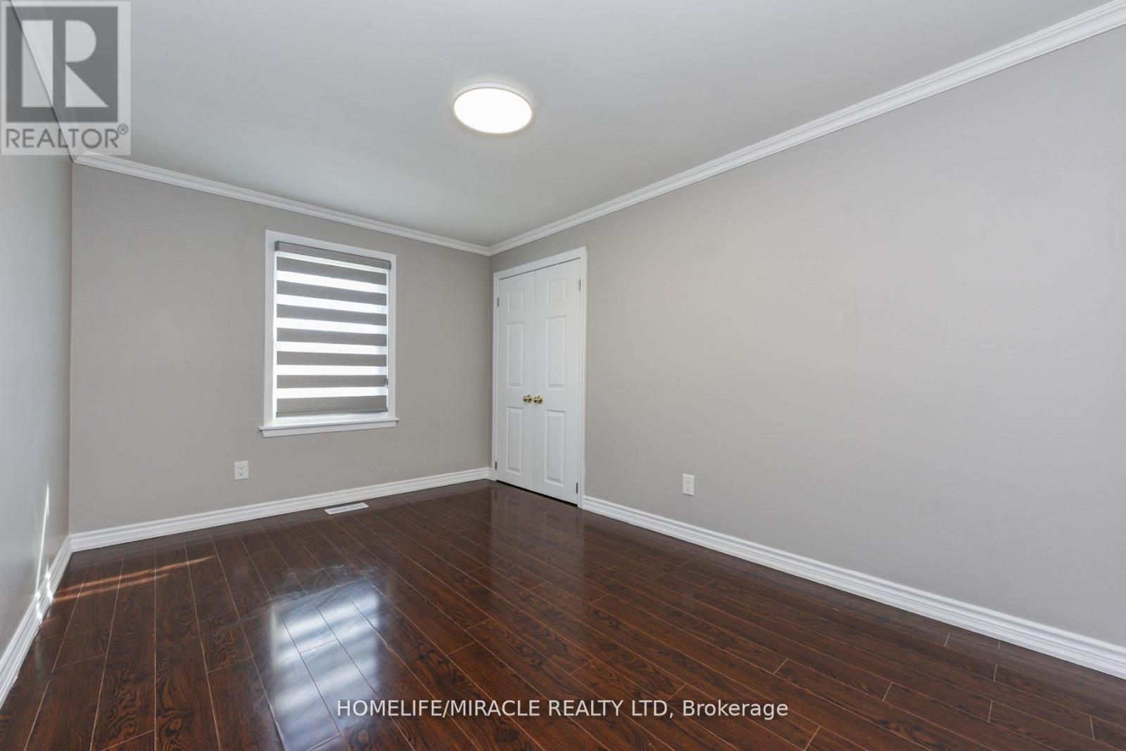 37 Crawley Drive, Brampton, Ontario  L6T 2S2 - Photo 11 - W12180011