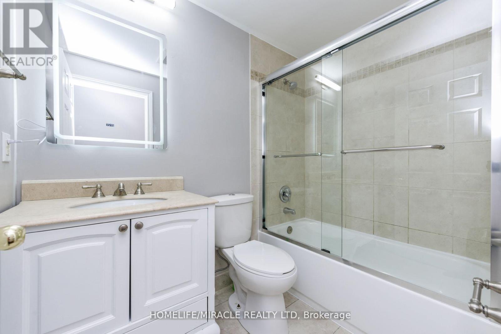 37 Crawley Drive, Brampton, Ontario  L6T 2S2 - Photo 13 - W12180011