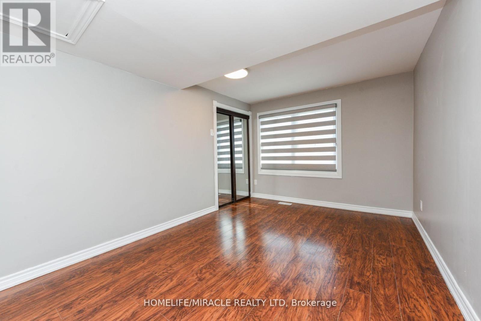37 Crawley Drive, Brampton, Ontario  L6T 2S2 - Photo 14 - W12180011