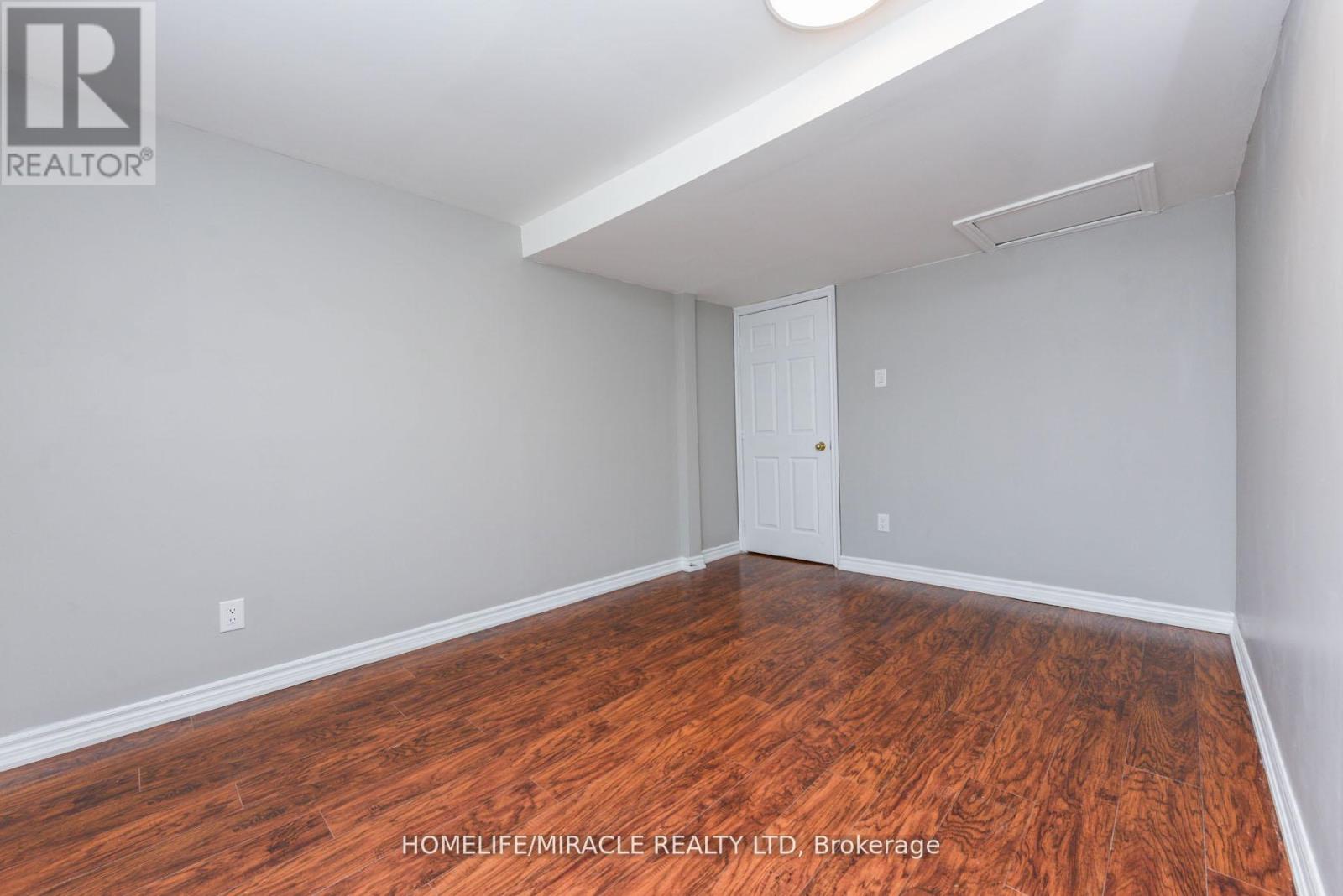 37 Crawley Drive, Brampton, Ontario  L6T 2S2 - Photo 15 - W12180011