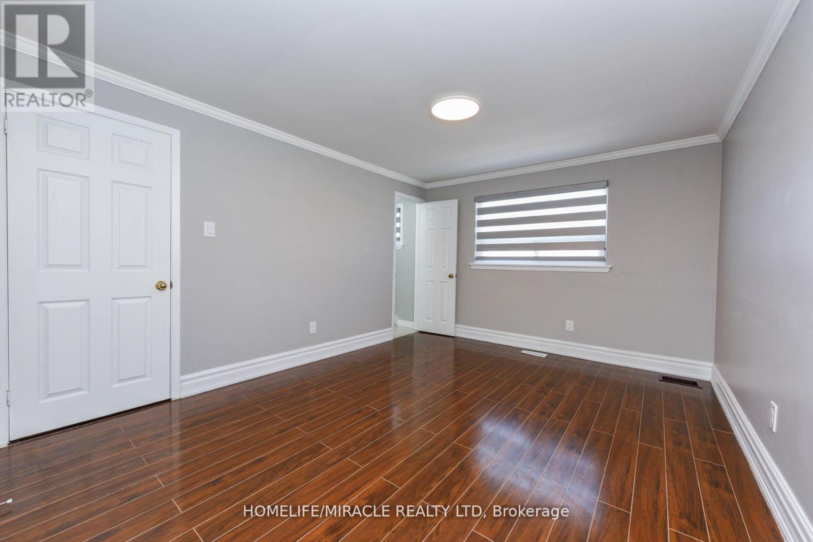 37 Crawley Drive, Brampton, Ontario  L6T 2S2 - Photo 17 - W12180011