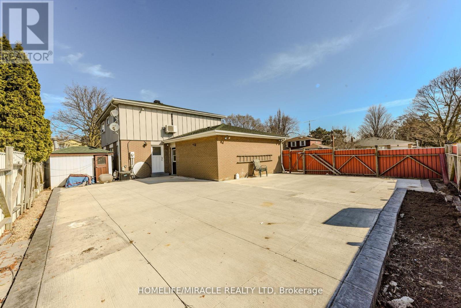 37 Crawley Drive, Brampton, Ontario  L6T 2S2 - Photo 25 - W12180011