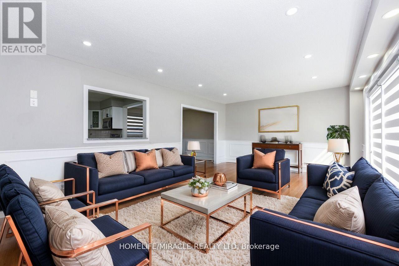 37 Crawley Drive, Brampton, Ontario  L6T 2S2 - Photo 4 - W12180011