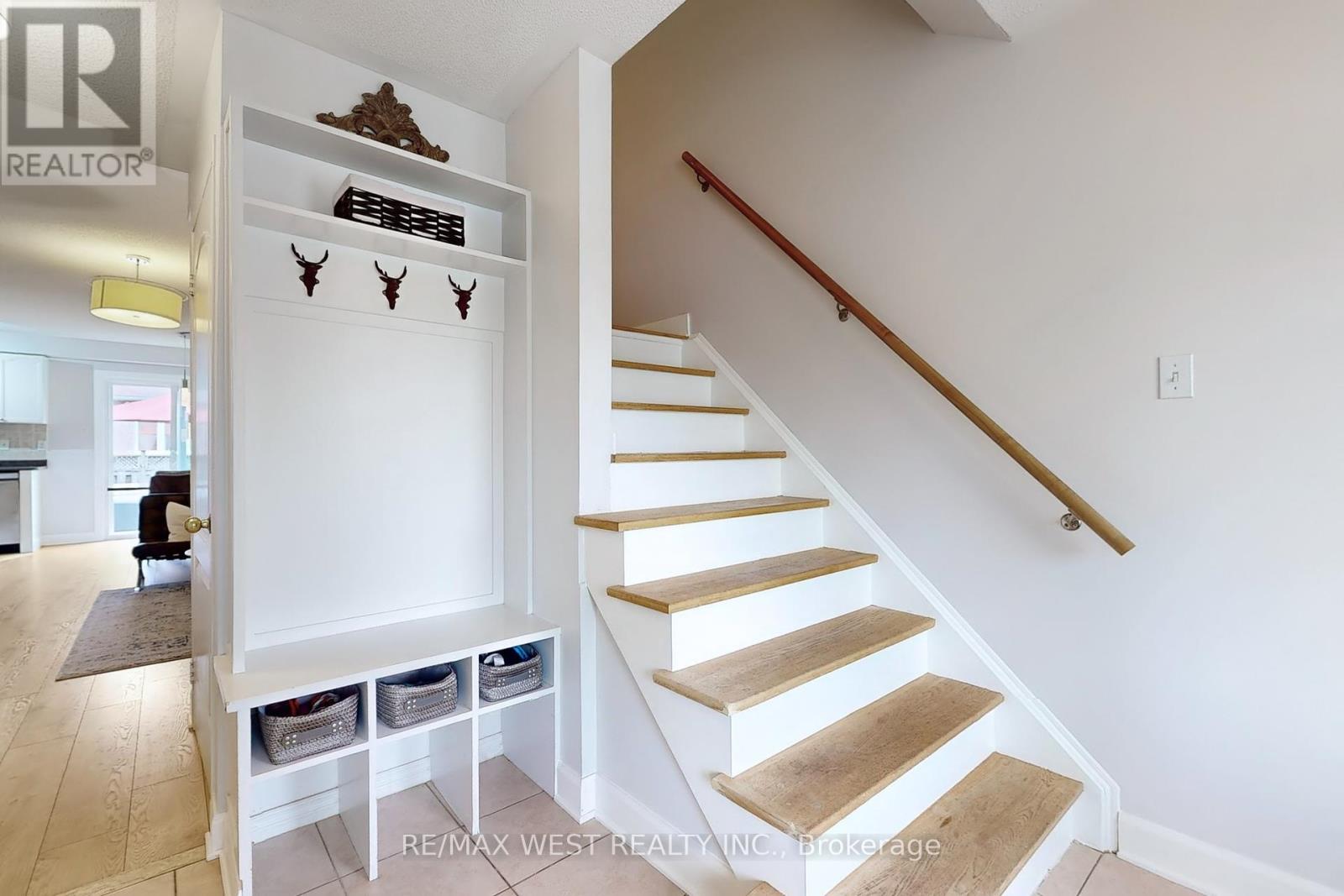 5352 Dryden Avenue, Burlington, Ontario  L7L 6Y7 - Photo 5 - W12180014