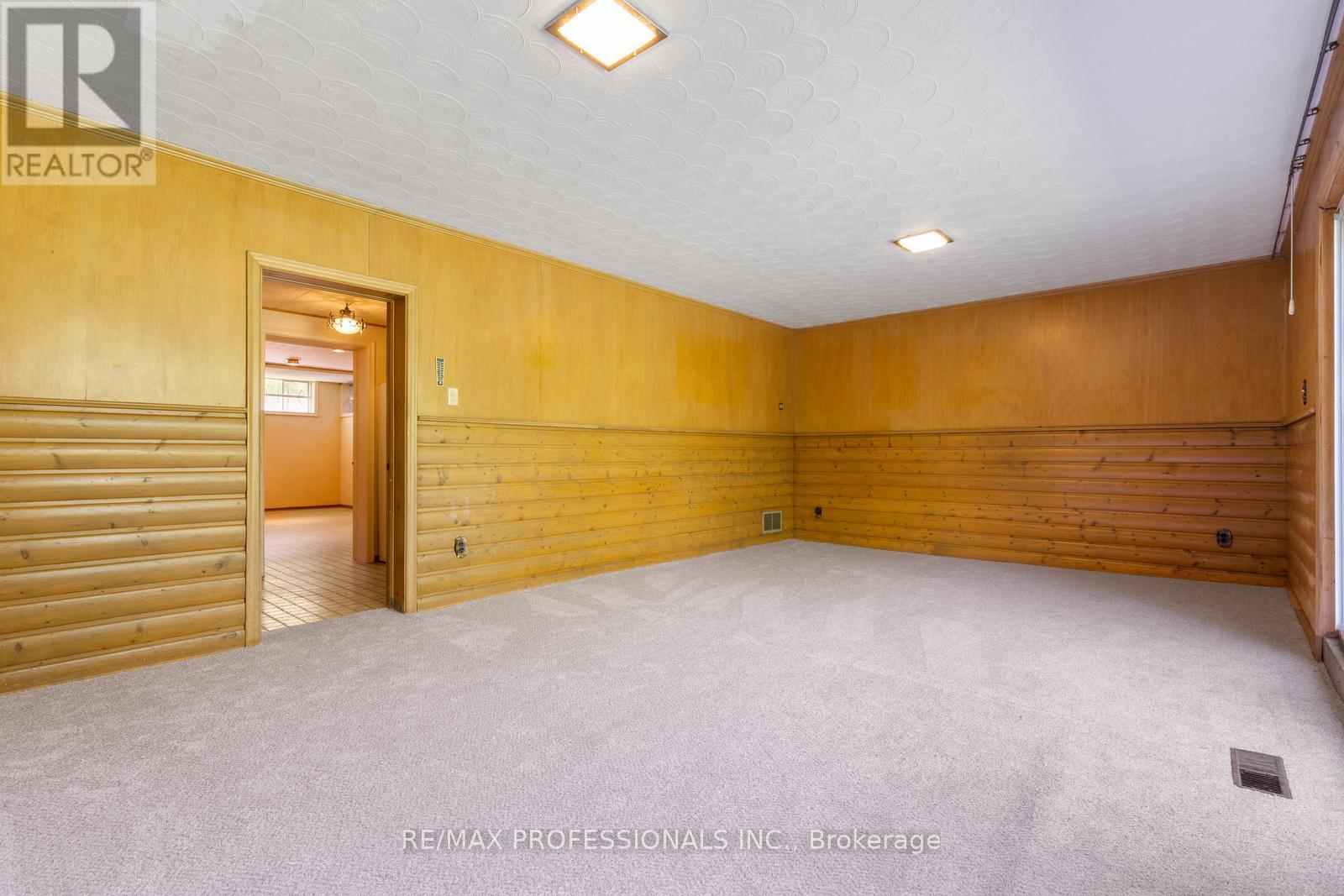 8 Glendarling Road, Toronto, Ontario  M9A 4G2 - Photo 24 - W12180017