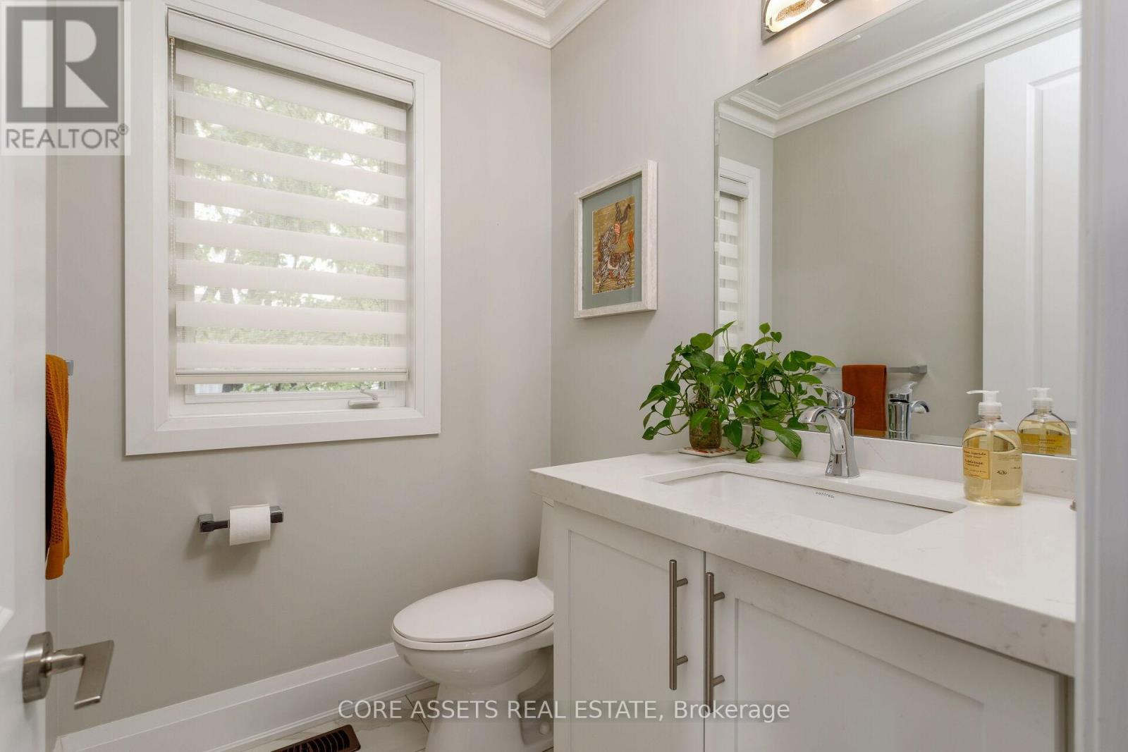 2a Methuen Avenue, Toronto, Ontario  M6S 1Z5 - Photo 14 - W12180032