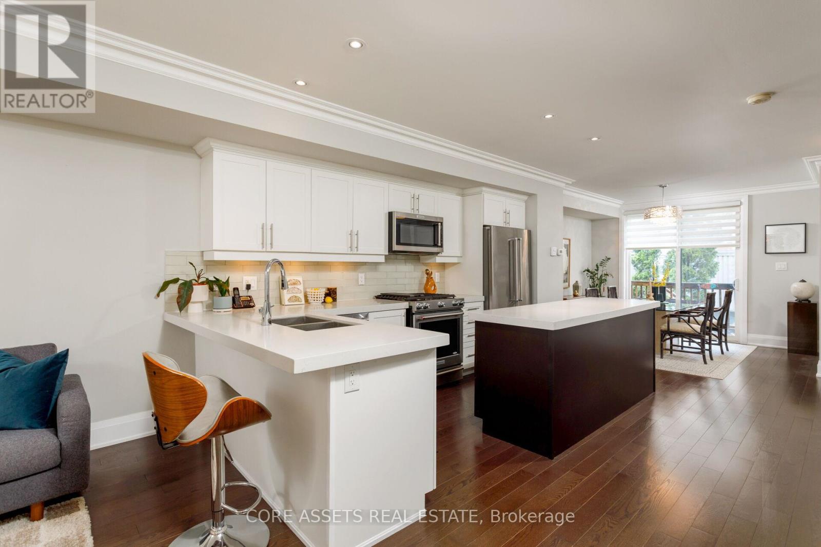 2a Methuen Avenue, Toronto, Ontario  M6S 1Z5 - Photo 3 - W12180032