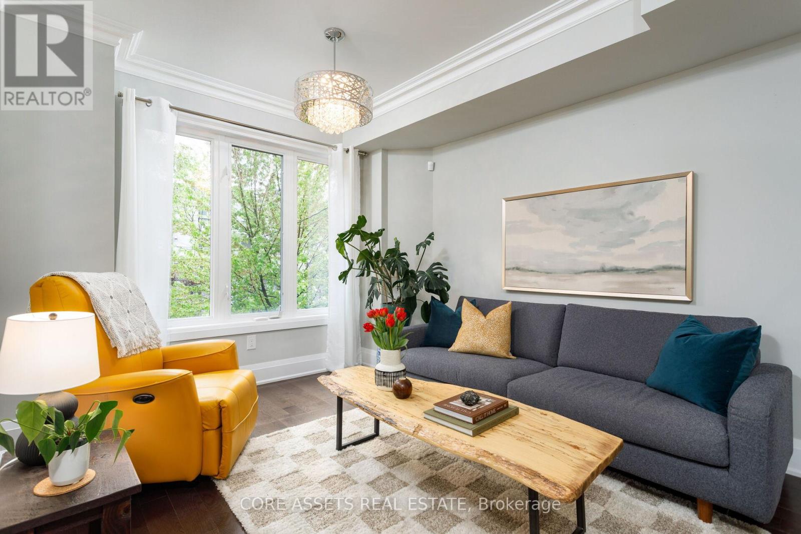 2a Methuen Avenue, Toronto, Ontario  M6S 1Z5 - Photo 5 - W12180032