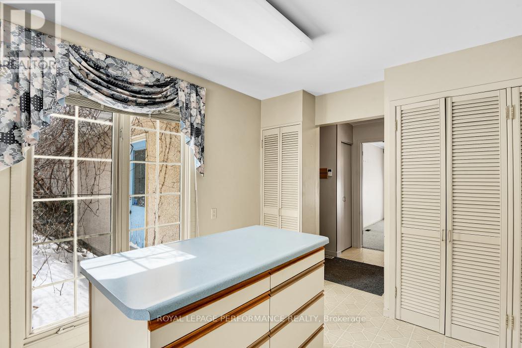 1970 Marquis Avenue, Ottawa, Ontario  K1J 8J4 - Photo 12 - X12180037