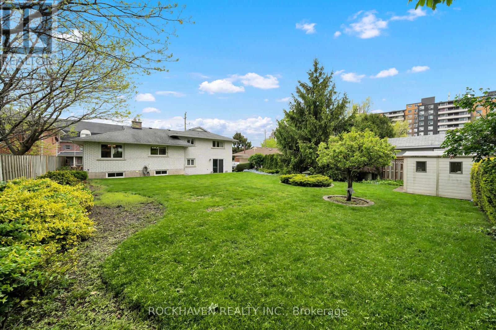 54 Barton Street, Hamilton (Waterdown), Ontario  L0R 2H0 - Photo 21 - X12180004