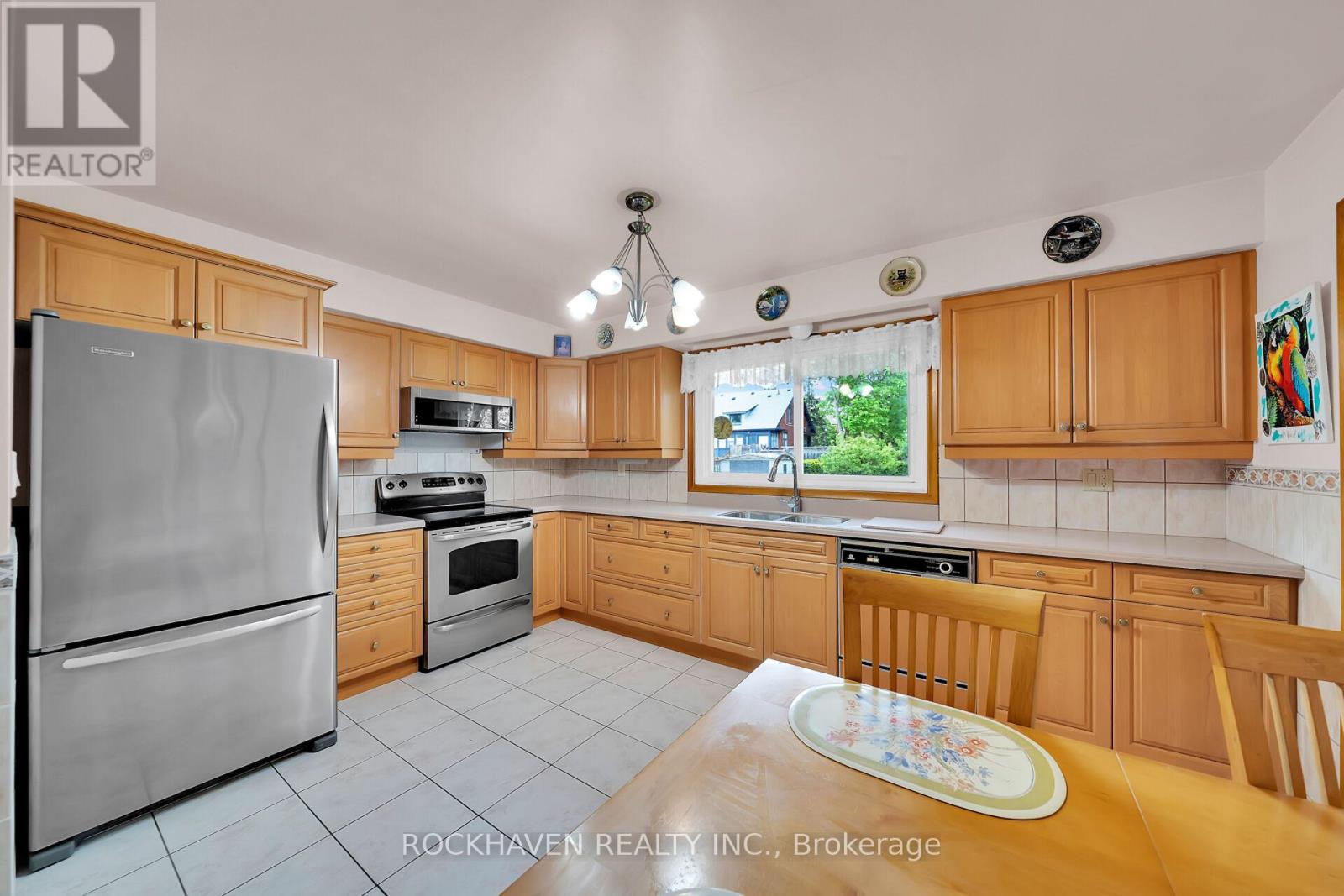 54 Barton Street, Hamilton (Waterdown), Ontario  L0R 2H0 - Photo 9 - X12180004