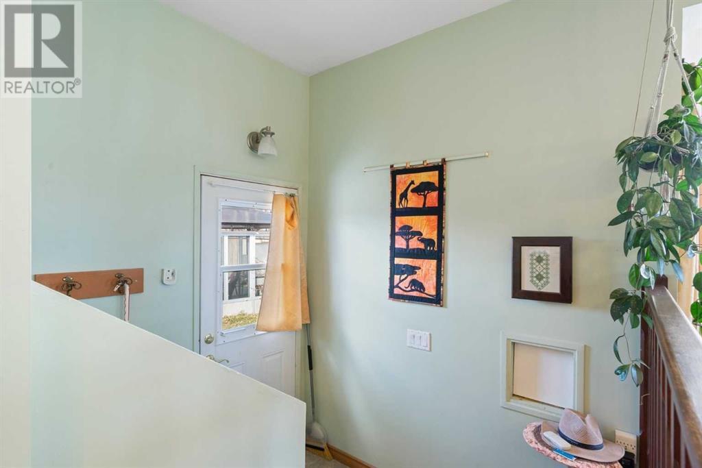327 Queensland Circle Se, Calgary, Alberta  T2J 4E3 - Photo 22 - A2214151