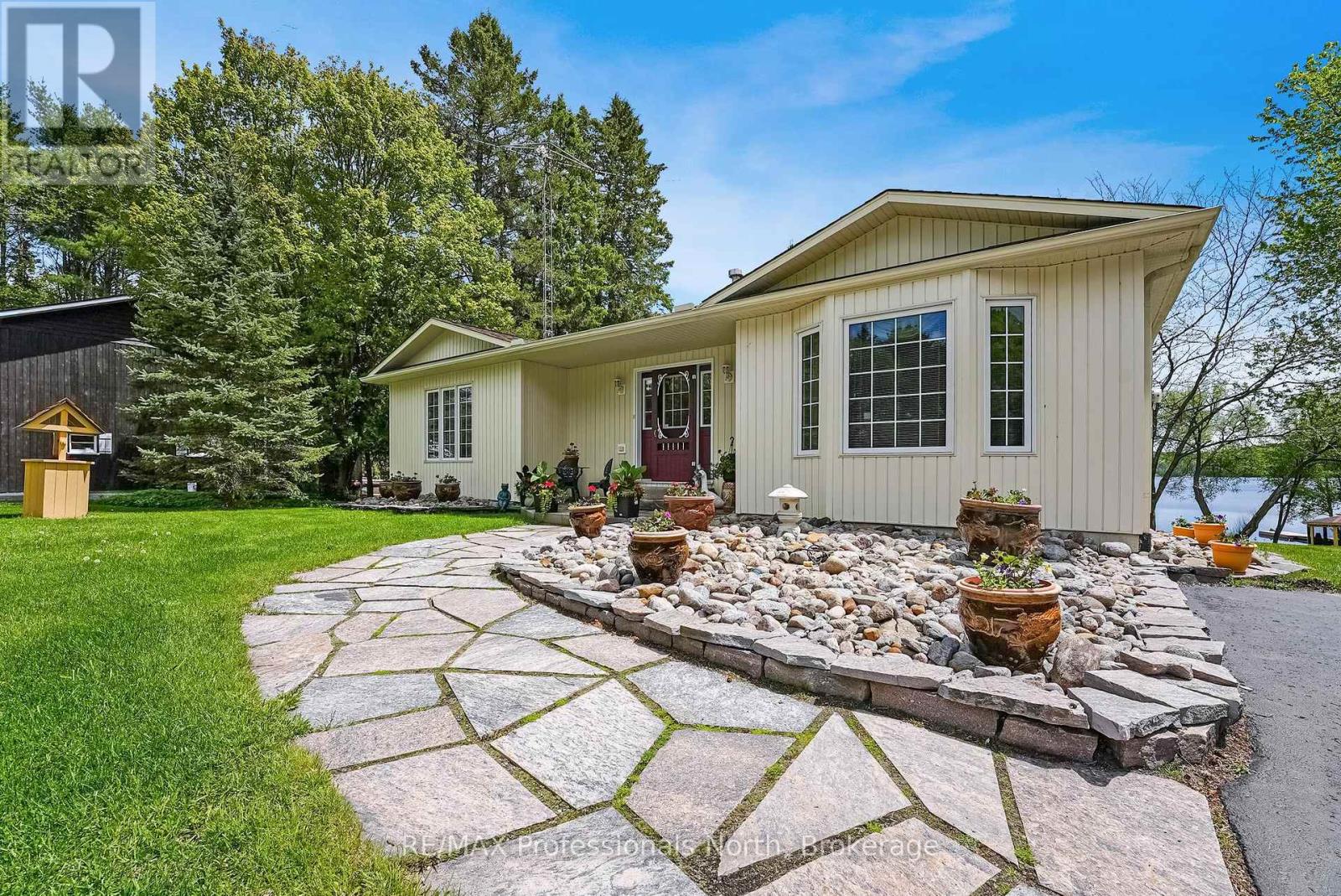4696 County Road 21, Dysart Et Al, Ontario  K0M 1S0 - Photo 4 - X12180079