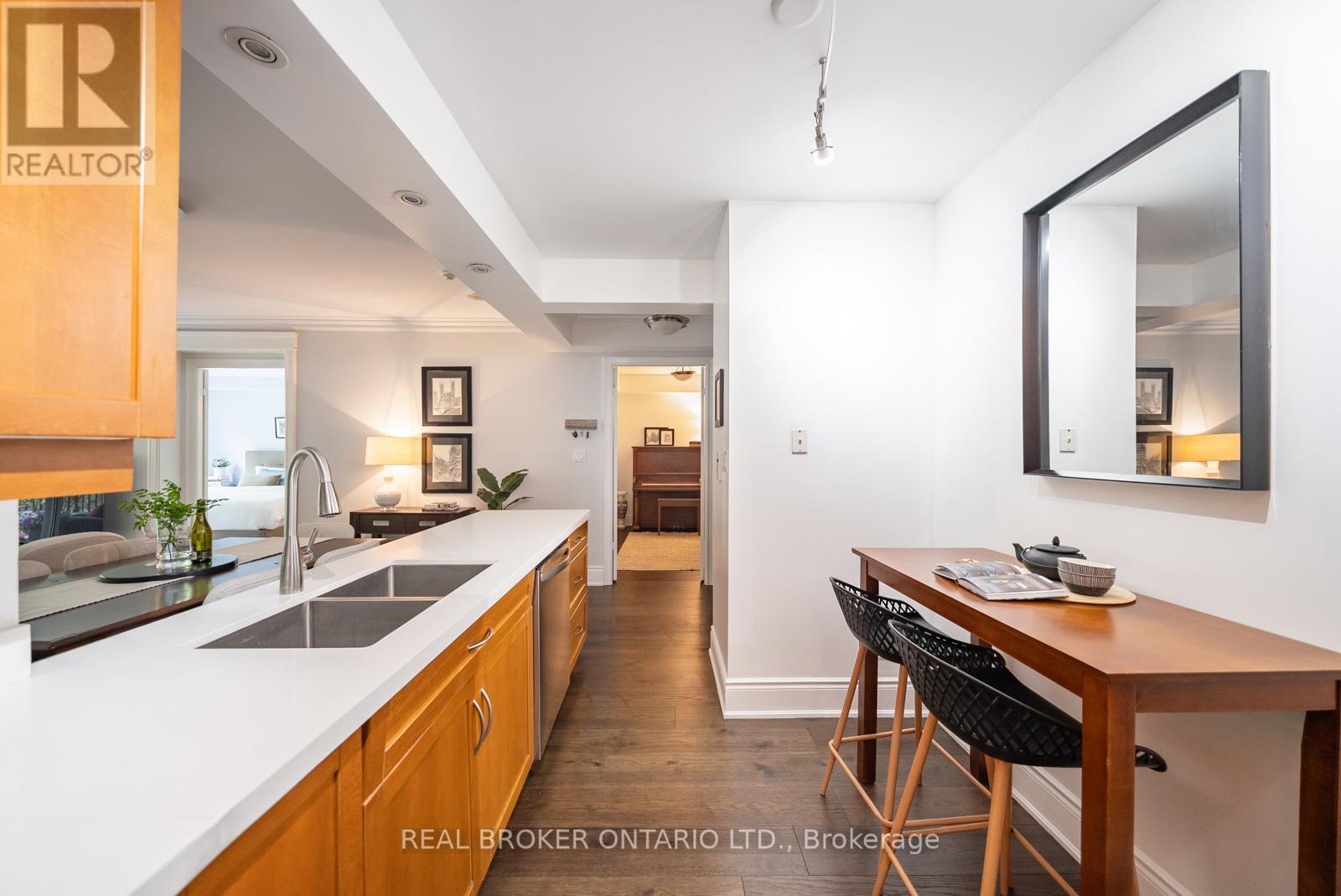 116 - 28 William Carson Crescent, Toronto, Ontario  M2P 2H1 - Photo 8 - C12179990