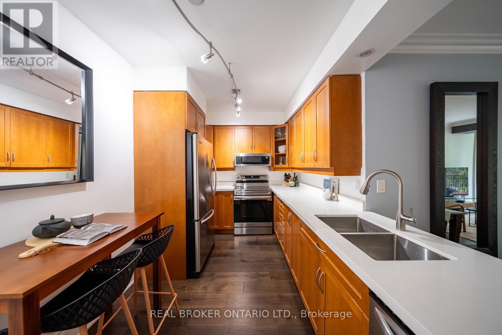 116 - 28 William Carson Crescent, Toronto, Ontario  M2P 2H1 - Photo 7 - C12179990