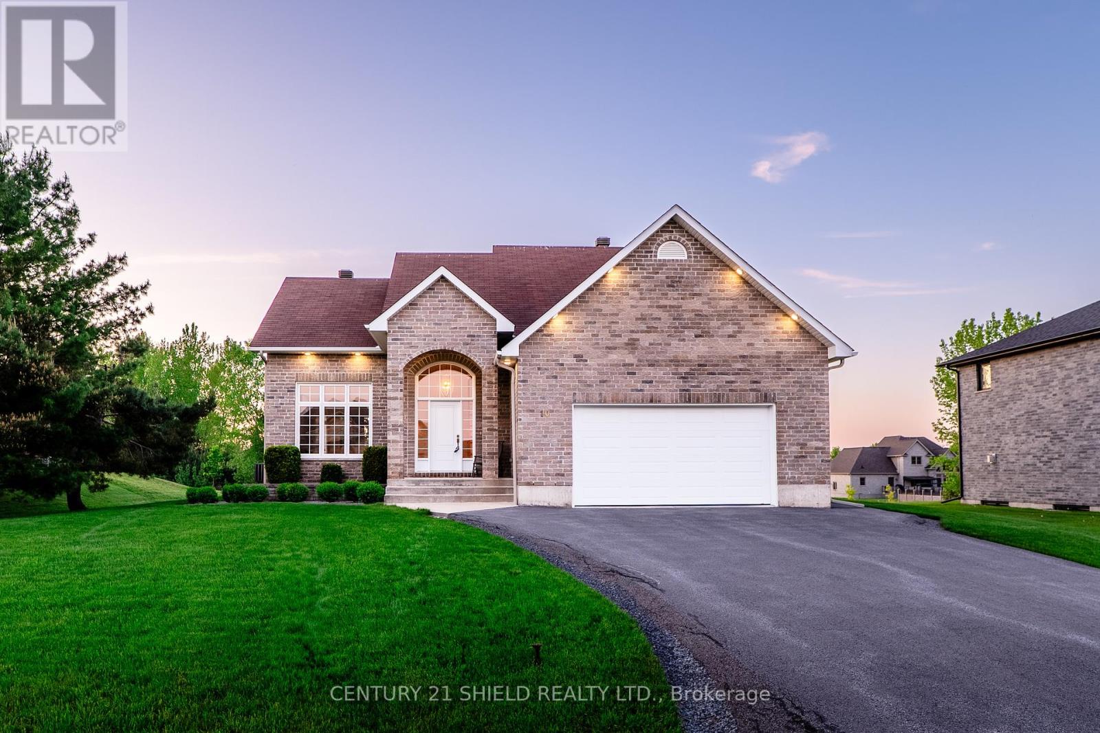 10 STRATFORD BOULEVARD, South Stormont, Ontario