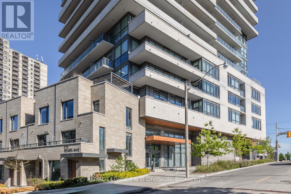 <div class="slider-price">$2,298,000</div><p>309 - 181 Bedford Road, Toronto, Ontario</p>